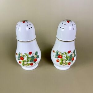 Vintage Avon Strawberry Porcelain Shaker with 22K Gold Trim – Set of 2